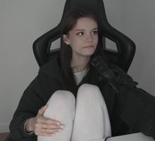 790x725